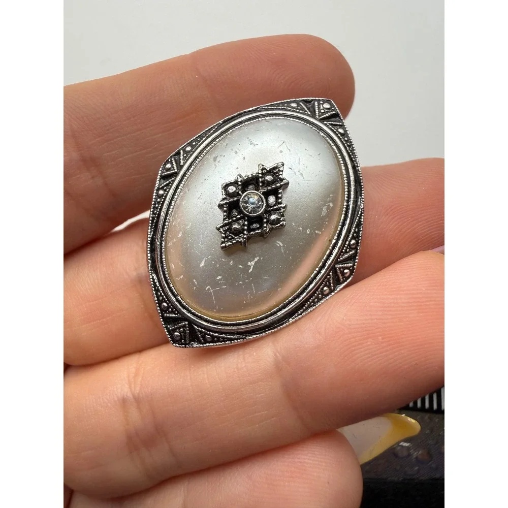 Vintage Avon Silver Tone‎ Faux Pearl Rhinestone Brooch Pendant Victorian Style